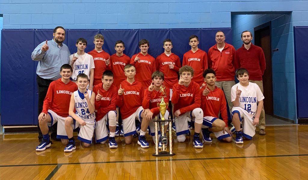 hazlett72's tweet photo. @12thSports different chapters of our book but the chapters always end the same. 🏆🏆🏆🏆 @ebayguruEric @SMITTY40484 @RalstonColton @TramaneA @JacksonSims12 @jalennsmithhh @bladenuckols @SawyerRobbins4 @BrenninHazlett @jacksmitty_07 @MasonAgee2 @conmandavis06 @TrevorMiracle1 https://t.co/YM0GmyWQhP