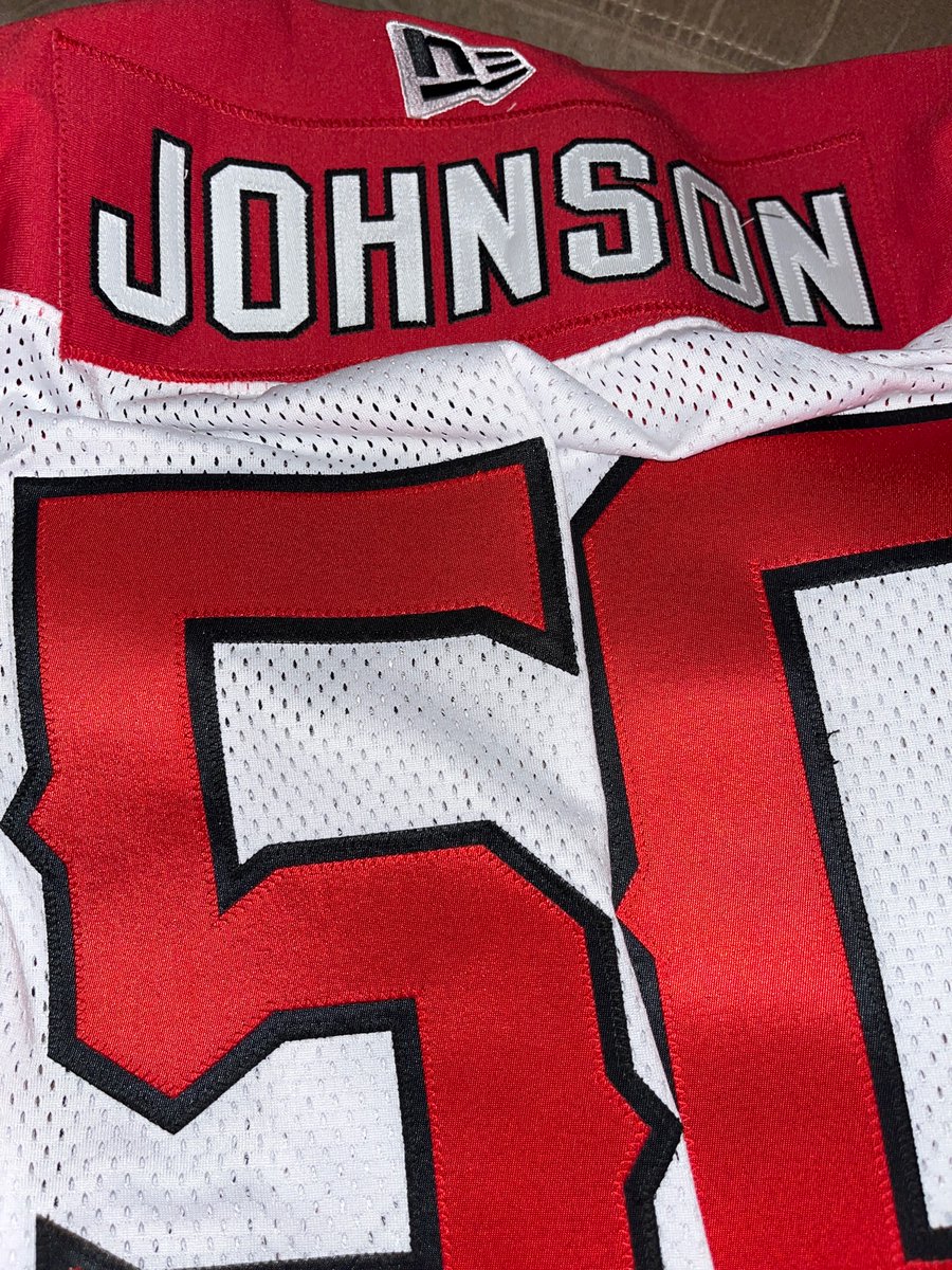 HTLJ53's tweet photo. Much love To Gio, Gordy, and Kevin for sending my 2021 game worn jersey . Best Equipment squad in the league, and more importantly… great men. Forever greatful to the city of Calgary. https://t.co/fxlwUukguq