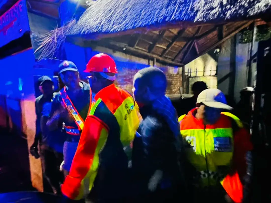 shaun_dlanjwa's tweet photo. Operation #ManjeNamhlanje led by @CoJPublicSafety MMC Dr @MTshwaku doing night shif operation to fight crime, illegal tarvens and night clubs around Hilbrow, Berea, CBD. Lawless will never be tolerated under @EFFSouthAfrica. @EFFSouthAfrica will clean @CityofJoburgZA https://t.co/KoQziywDKl