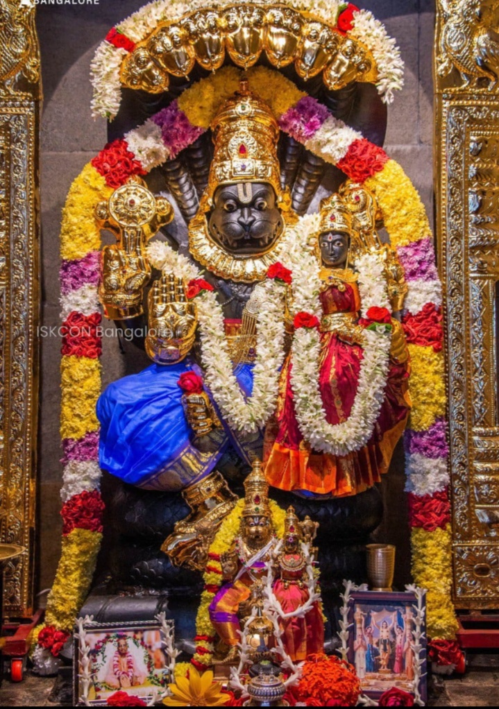 SrBachchan's tweet photo. T 4568 - जय हनुमान, ज्ञान गुण सागर , जय कपीश तिहूँ लोक उजागर 
🚩 https://t.co/j7UaGsJBFj