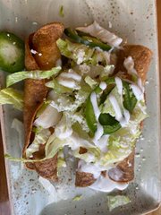 NobodybutBut's tweet photo. Torre Restaurant https://t.co/jKRS1e8ZyZ