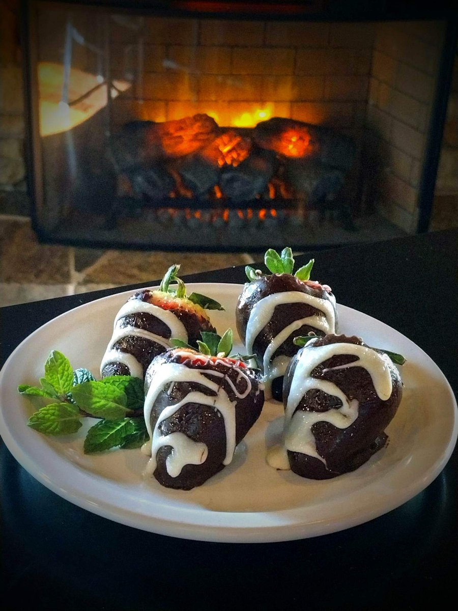 ChefAussie2022's tweet image. Hand dipped strawberries, what an amazing finish to any meal