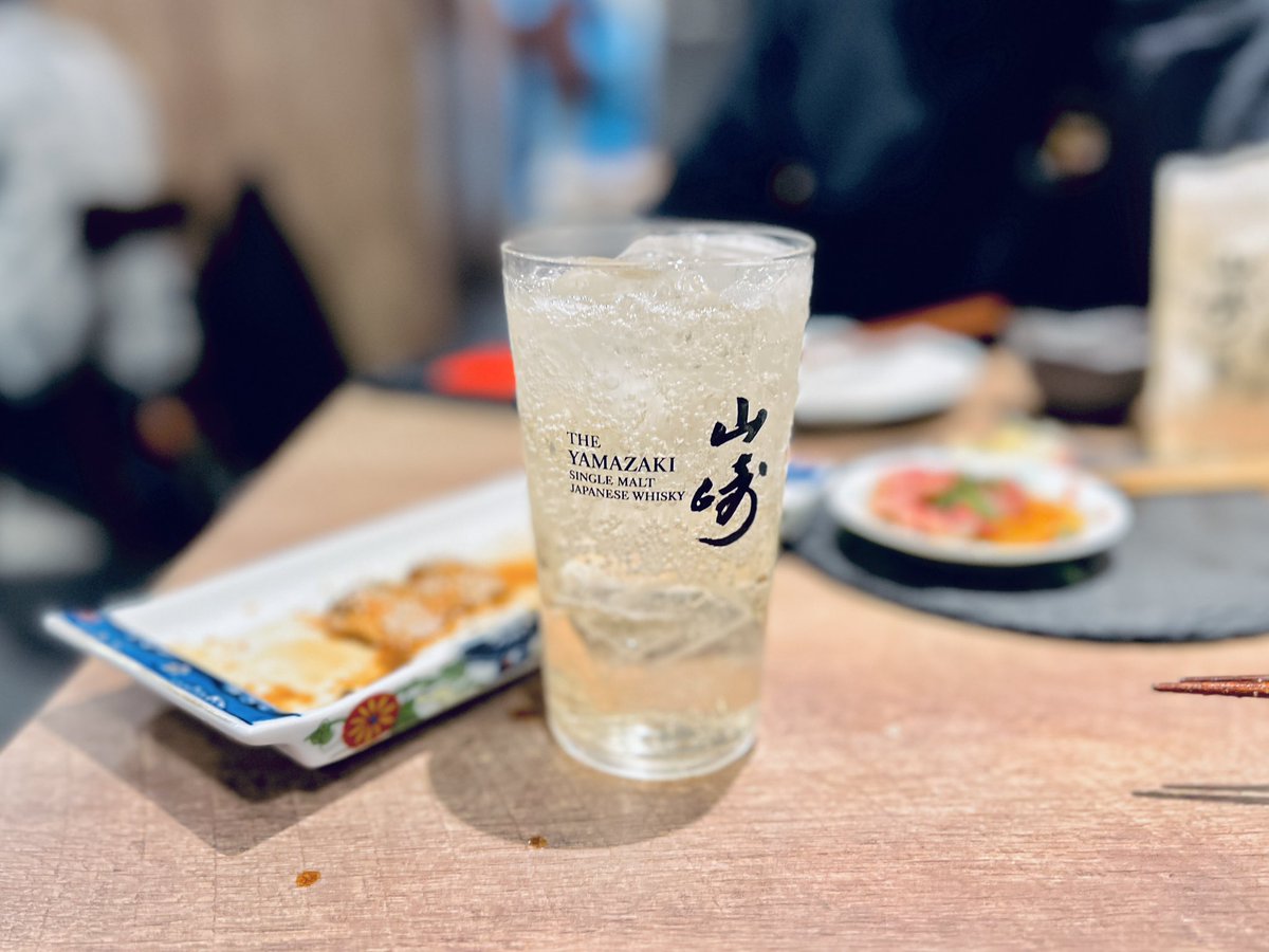sanchasanpo's tweet photo. 鰤しゃぶ、たこ刺し、レバ刺し、ミノ刺し、ハツ刺し、タン刺し、ラムユッケ。あらゆる刺しのパレードを見たような気分です。さすが恵比寿。山崎もありました。ありがとう。
#sqall
#恵比寿
#肉刺し
#魚刺し https://t.co/mKxdbnzWbB