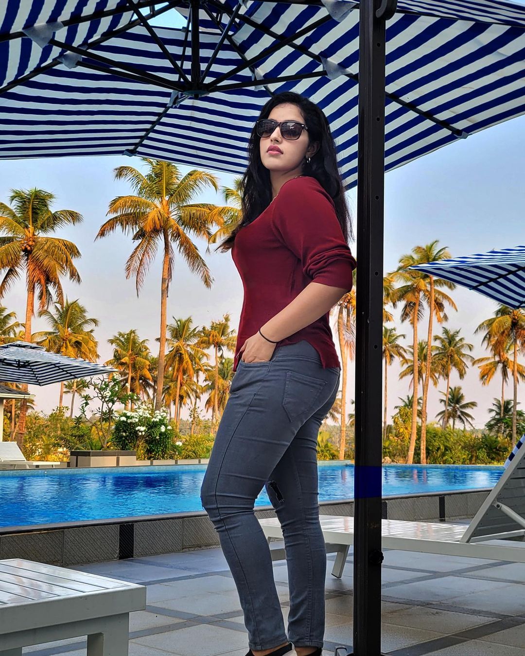 FpyeadSagAAd-04?format=jpg&name=large