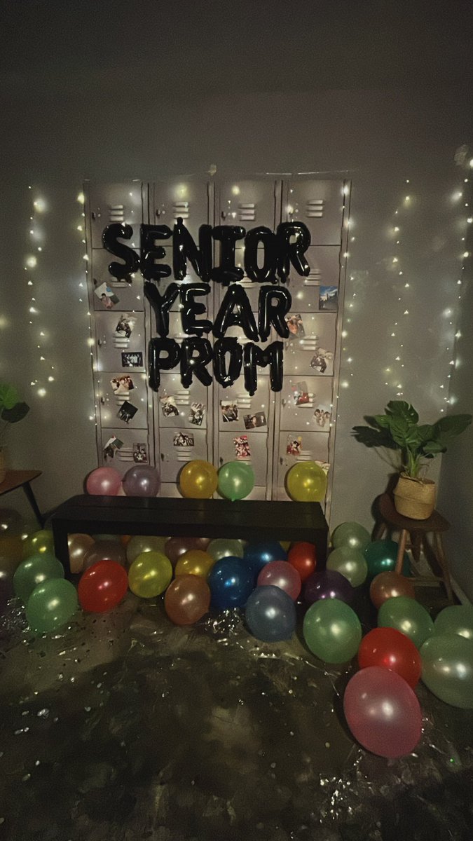 leedeliz's tweet photo. def one of my fav cafe event ༘ ೀ⋆｡˚
ty!! #senioryearwithtxt @ttukseomss https://t.co/JYDa33EW2I