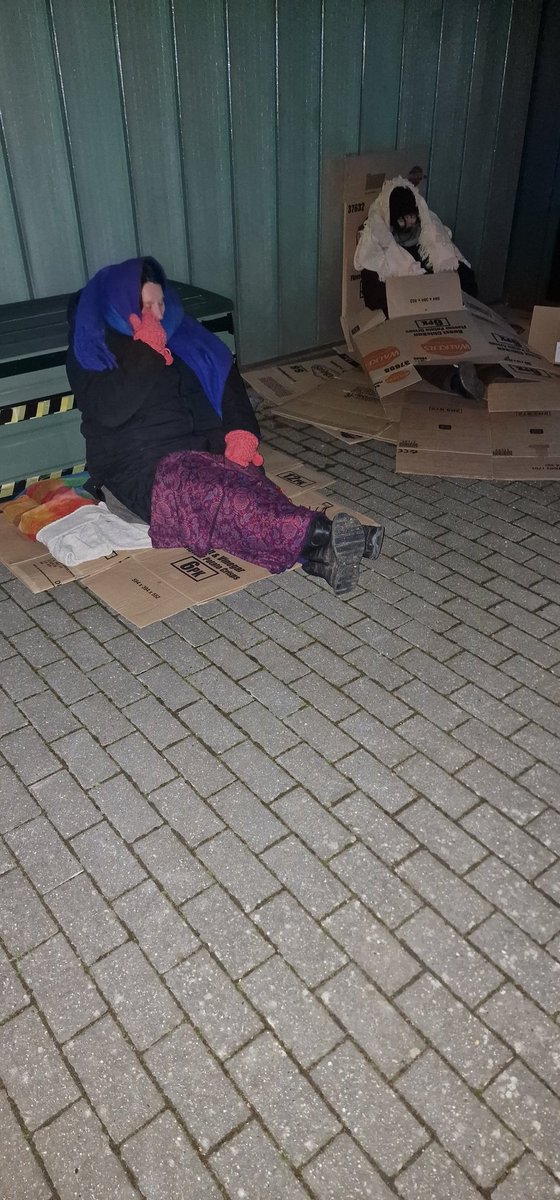 aimzclark's tweet photo. 5:30am... counting down until we complete this! #NHCsleepout @N_HertsCollege https://t.co/zm3ooKBc6f