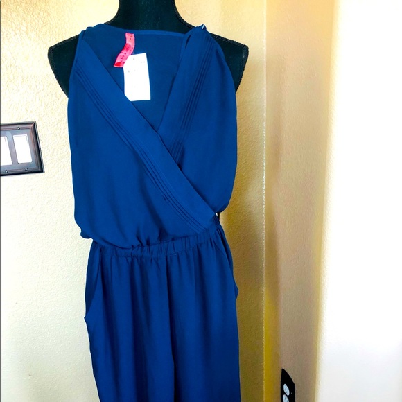 GrizzleChef's tweet photo. So good I had to share! Check out all the items I'm loving on @Poshmarkapp from @KarenJo32226097 #poshmark #fashion #style #shopmycloset #mcklein #eightsixty #faherty: https://t.co/HkdDHze2LQ https://t.co/nWNGwf5IrK