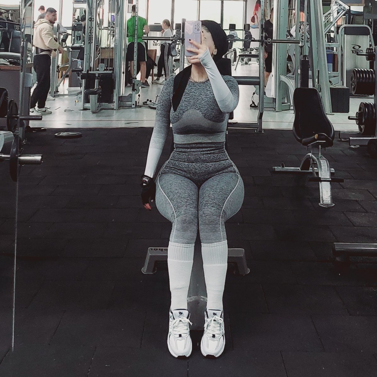 Hiç bişey zevkli gelmiyor😏