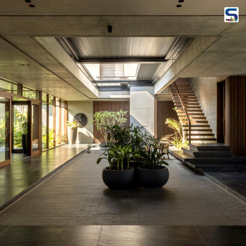 SurfacesMagzin's tweet photo. A House With Several Courts in Ahmadabad Designed by Modo Designs
Read More: https://t.co/gst108rViP
#surfacesreporter #morningnews #architecture #interiordesign #buildingmaterials #businessofdesign #news #thecourtyardhouse #mododesigns #srlatestproject #architectureanddesign https://t.co/TFE1pRZSVY