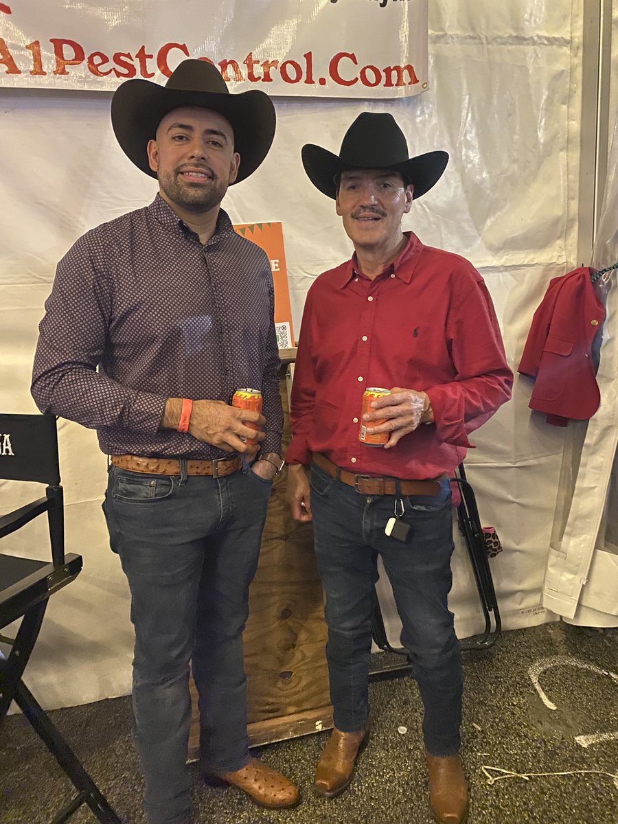 RedJacketRealtr's tweet photo. Grand Prize winner was @karlavm2!! She got a date night!! Congratulations! Dreams really do come true!!
.
#hlsr #rodeocookoff #houston #rodeo #cookoff #jacksoncounty #htown #hou #houstontx #datenight #mylove https://t.co/kB9XC09QT4