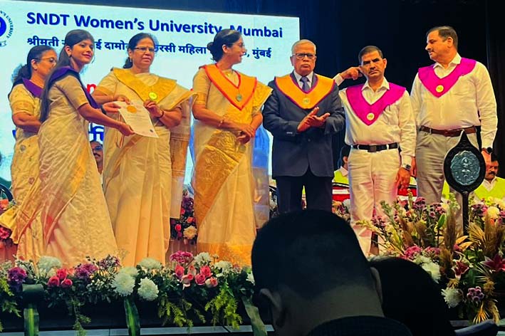 raisoniworld's tweet photo. Heartiest congratulation to  Anjali Yadav, a Student of #SRWC, #Nagpur, for winning the #GoldMedal and topping the University Merit List.  
Best of Luck in the Future.

#RGI #Raisoni #goldmedalists #universitytopper #congratutions https://t.co/o1mEJi0b9W