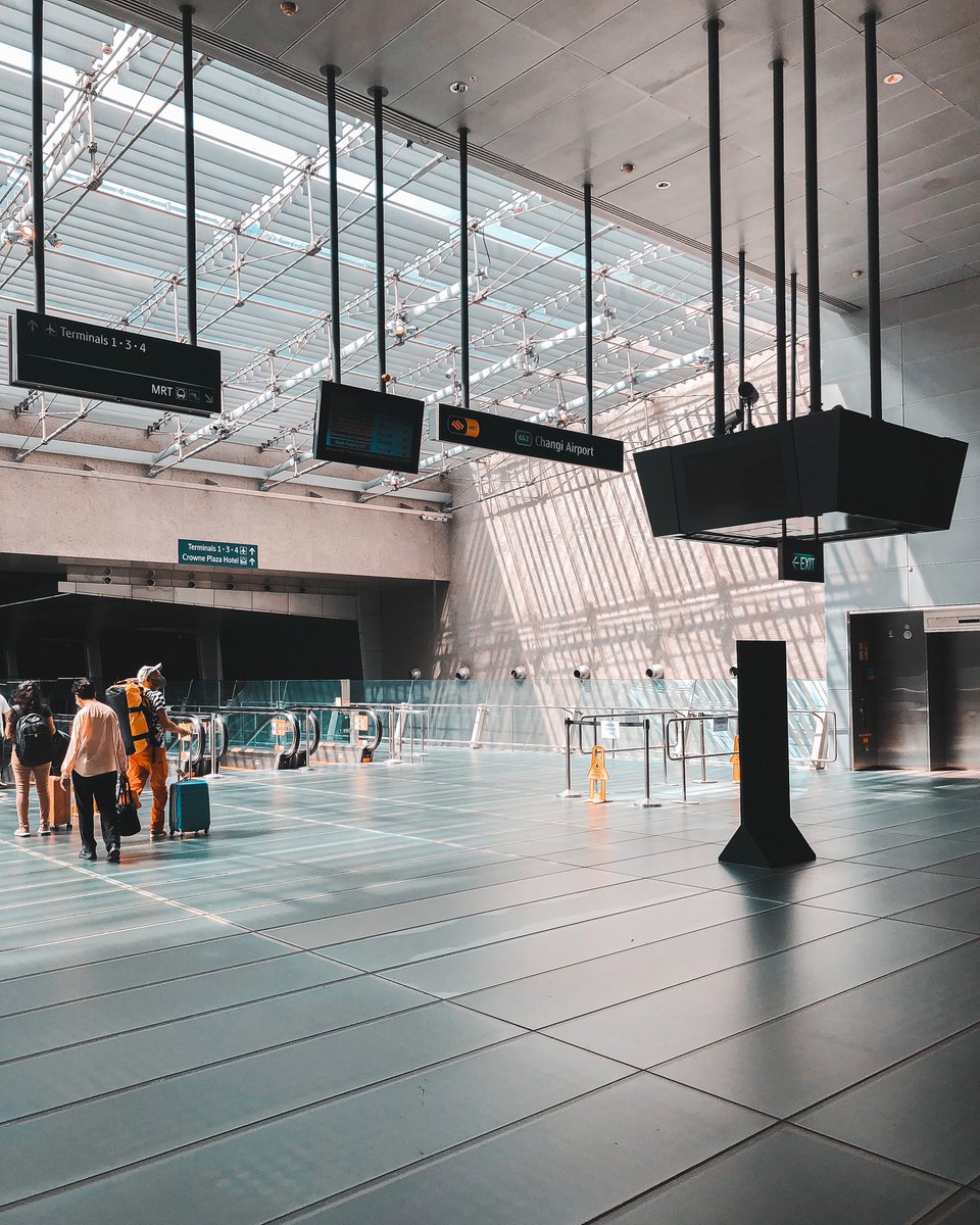 Pogs001's tweet photo. "I like to see people reunited, I like to see people run into each other, I like the kissing and the crying. I like the impatience, the stories, the hugging, the smiling, the bringing together and the end of missing someone".
@ChangiAirport
#PogsWanders #PogsPhotography https://t.co/Tah9bZ3Z7R