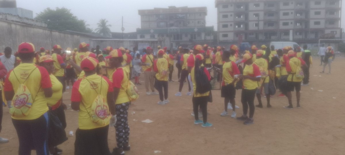 Senateur_Paul's tweet photo. Marche sportive 
#WALKFORGOODNESS de @MaltaGuinness stade de Bepanda avec @CysoulOfficiel https://t.co/jpCWzA30bK