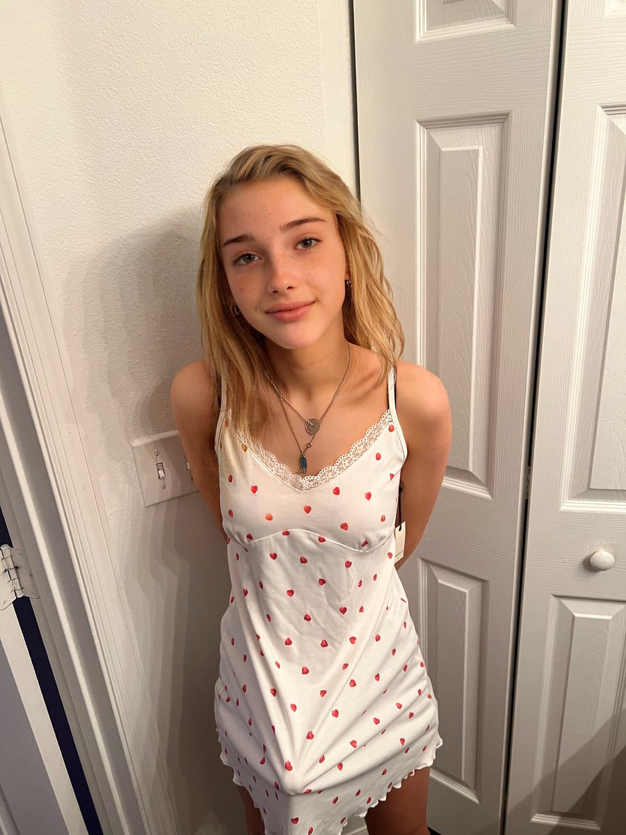 ☠ Izzy Moonbow ☠ on Twitter: "RT @simpX23: Así me gustaría tenerlo 🤤🤤"