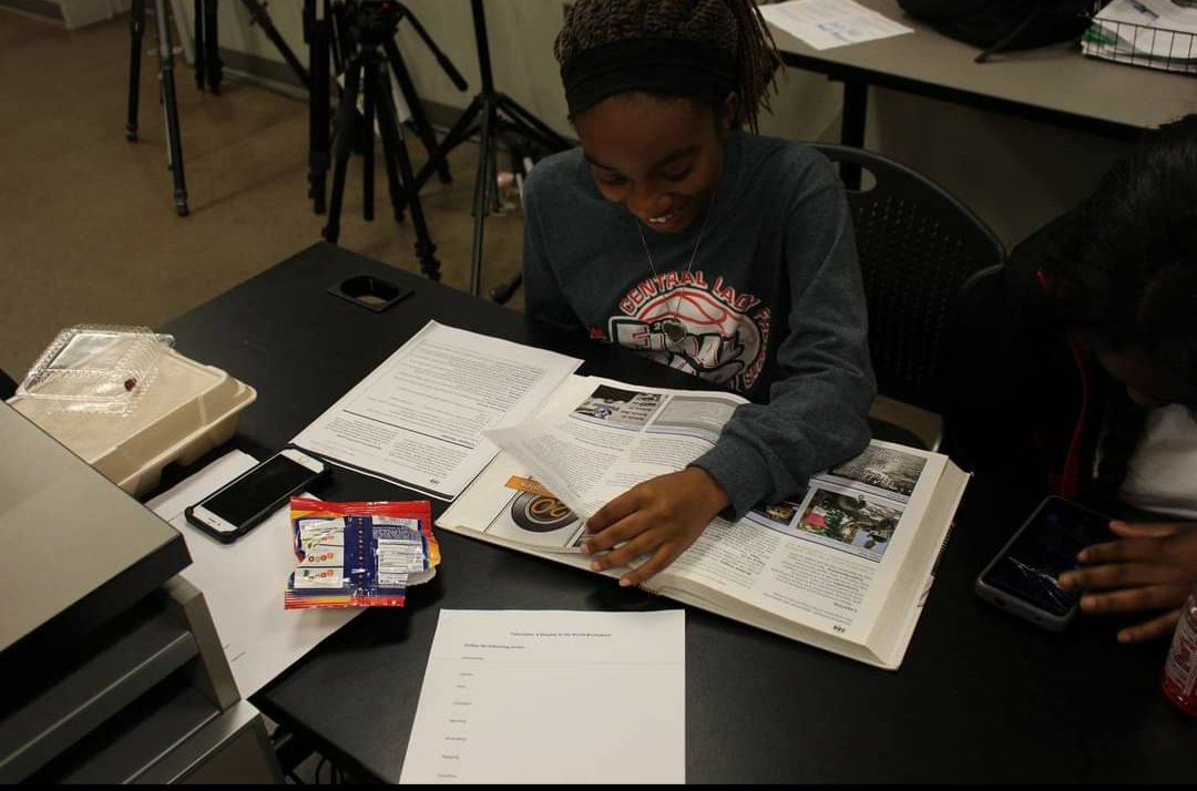 iharpjunior's tweet photo. Another PROUD TEACHER tweet.  Congrats Delia Lucious (CHS grad).  Broadcast Director - moving up.  I knew you would so I kept pics of you directing BCN (and getting the class bookwork for a day!)
https://t.co/aLIOdnfeFu
 @TCTATuscaloosa
@BranchJetta @kknorstrom @TCSBoardofEd https://t.co/n0GfTt6Hvj