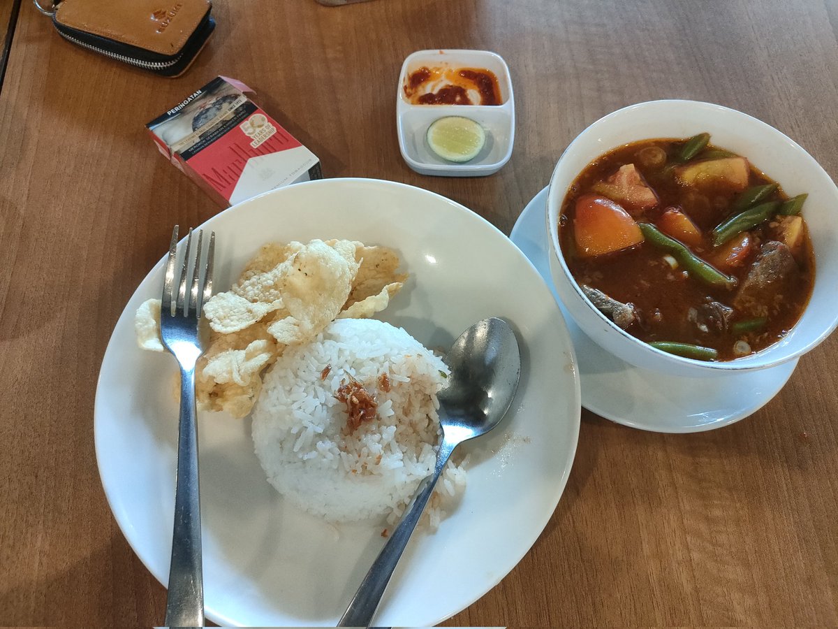 GCS David

Glasgow Coma Scale atau GCS adalah skala yang digunakan untuk mengukur tingkat kesadaran pasien dengan cara menilai respon pasien terhadap rangsang yang diberikan oleh pemeriksa.

Nilai GCS tertinggi adalah 15 (normal) dan yang terendah adalah 3.