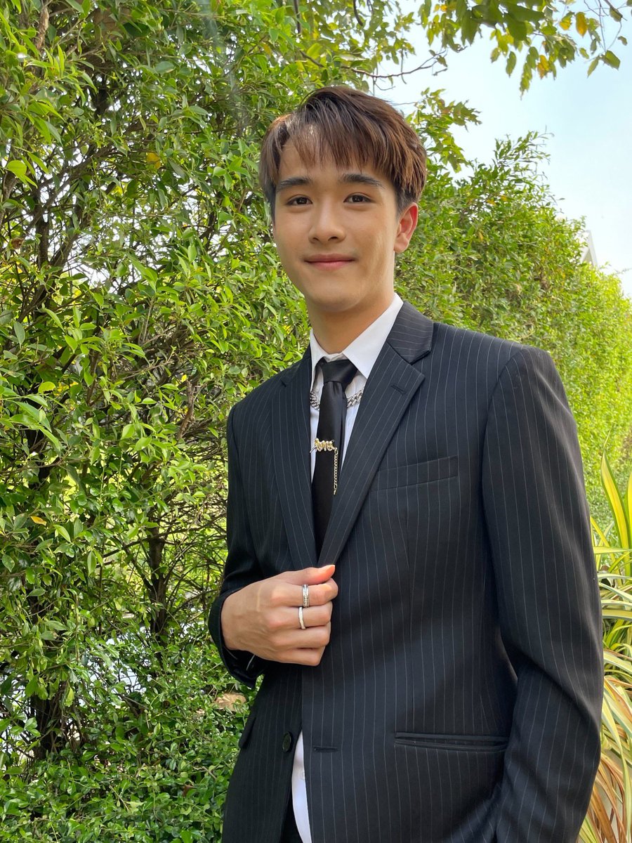 RewOfficial19's tweet photo. ริว-ภาสกร นิยติวัฒน์ชาญชัย รับบท พล

ในซีรีส์เรื่อง Fake Love #รักหรอกเลยหลอกรัก จากจักรวาลซีรีส์โปรเจค #MyUniverse 

ฝากทุกคนรอติดตามซีรี่ย์เรื่องใหม่ของริวด้วยนะคะ 💗

@rew_passakorn @atime26 
#Rewpassakorn #ลูกบาสของริว #Atime26
#MyUniverseFittingDay #Tia51 https://t.co/NyDPkHQzDT