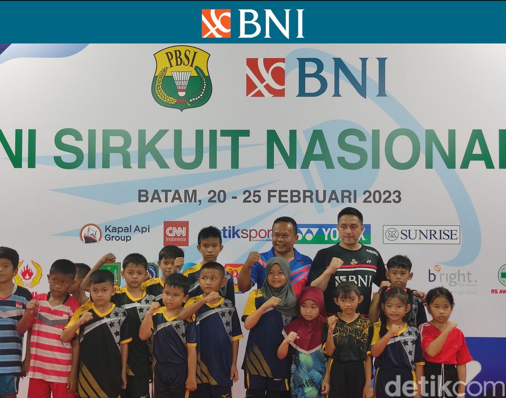 yurmilani2's tweet photo. Semangat 💪 atlet muda Indonesia 
#mbankingsirnasbatam
#Badmintondidetikcom
#BNISirnas2023 https://t.co/Ut4lkVMkrb