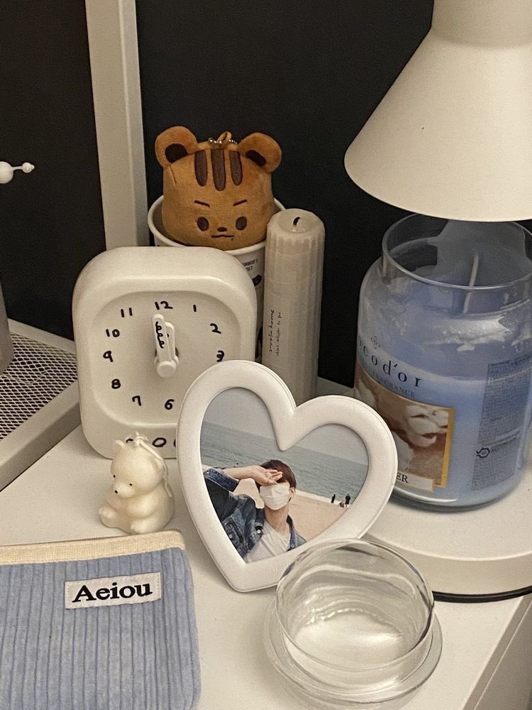 justhappyfinds's tweet photo. 📂 aesthetic room decor finds

- a thread ೃ⁀➷ https://t.co/GP1qFranmR