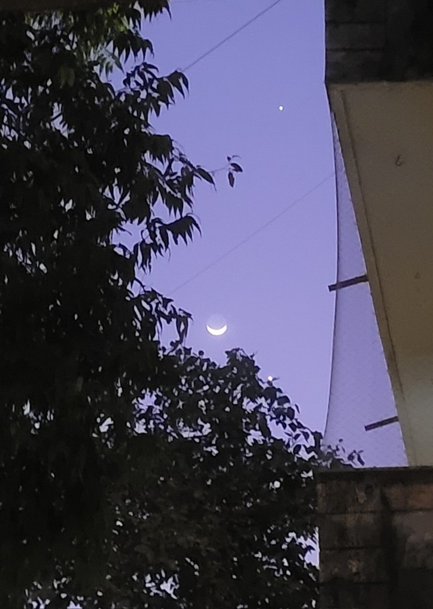 Alee_Tweets's tweet photo. @NASA From Mumbai, India - taken on 22nd &amp; 23rd February 2023. Such a beautiful sight! https://t.co/WRIKhtYY2r