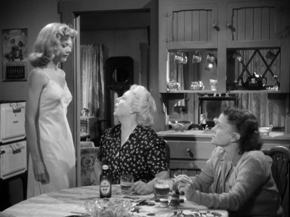 ClassicMovieHub's tweet photo. Barbara Lawrence, Connie Gilchrist and Thelma Ritter in A Letter to Three Wives (1949)... https://t.co/FTiNIVkt95
