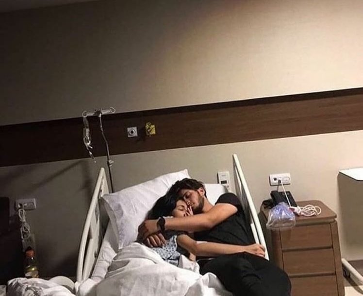 unutmayın.. doğru kişi sizi asla yalnız bırakmayacak