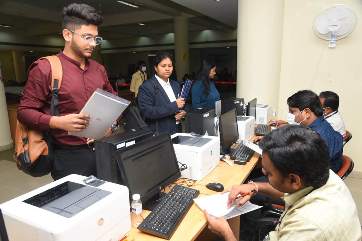 IBSIndia1's tweet photo. Glimpse of IBS Selection Process 2023 Day-3.
#ICFAI #IBS #IBSHyderabad #IBSselectionprocess #GI #PI #MBA #PGPM https://t.co/duB5OTMxbq https://t.co/80ue2Puq74