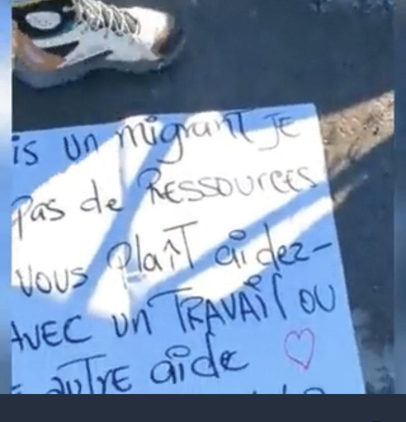 <a href="/AnonymousVene10/">ANONYMOUS VENEZUELA</a> <a href="/arismendius/">Michael🇺🇸</a> Hay que leer el letrero piden trabajo , no están pidiendo regalo ? Entonces?