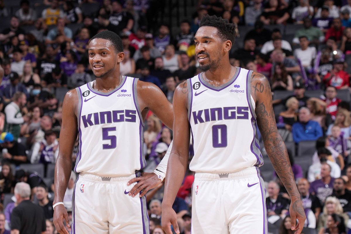 Jakesbbn's tweet photo. The best Kentucky backcourt of all time showed out for Sacramento tonight:

De’Aaron Fox:
42 Points
12 Assists
63% FG
Game Winner

Malik Monk:
45 Points
6 Assists
63% FG
Off the Bench

Their Chemistry hasn’t lost a step. Second highest scoring game in NBA history. 🔥#BBN https://t.co/uLdMeXmUG7