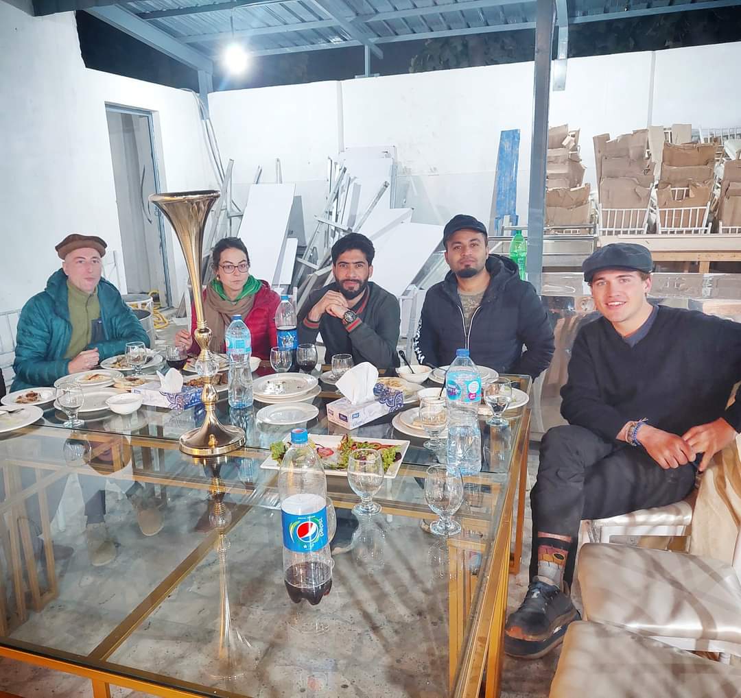 tourdapekhawar's tweet photo. Had a great time spent with Tourist guest 
Mr.Jack USA 🇺🇸,  Mr.Flow France 🇫🇷  &amp; 
Ms.Dagny from Poland 🇵🇱. 

@tourdapekhawar
@Oldpeshawar
@Shahidkhanlala
#peshawarcity #oldestcity #thegarrisonarena 
#TourDaPekhawar #breadchef https://t.co/KmW8MkRtNw