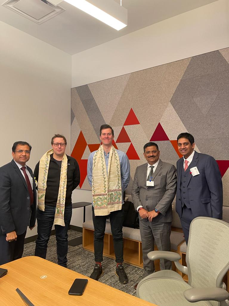 SanjayJhaBihar's tweet photo. At the Google HQ in Mountain View, California, we had a constructive discussion with @Google team on how to collate &amp; use data for water mgmt, flood forecasting &amp; other related issues. Bihar is keen to leverage technology for progress.

The Google team will also visit Patna soon. https://t.co/KE5tp5PYeA
