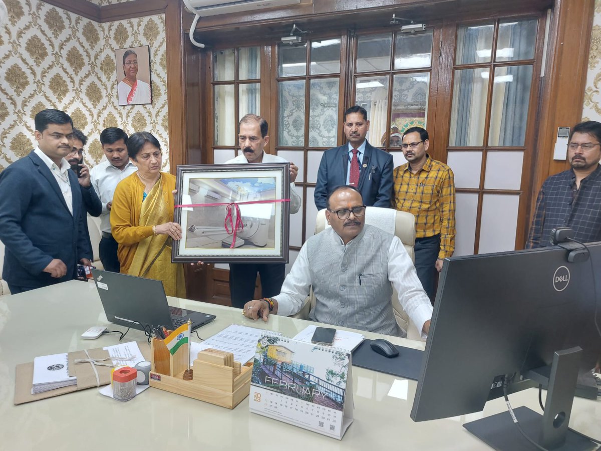 nhm_up's tweet image. सुगमतापूर्वक बेहतर व गुणवत्तापूर्ण स्वास्थ्य सेवाएं प्रदान कराने की दिशा में @UPGovt की एक और उपलब्धि कानपुरनगर के यू.एच.एम.चिकित्सालय में मरीजों को आवश्यकता के समय #CT_Scan की सुविधा उपलब्ध कराने के लिए  माननीय@brajeshpathakup द्वारा #CT_Scan मशीन का वर्चुअल लोकार्पण किया गया।