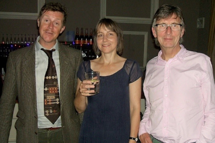 HerneHillFest's tweet photo. In 2015 Nigel of Bermondsey played #HHMF with #LizSimcock &amp; #BobWood a gig curated by #skifflelegend @HyldaSims (connected to @CostCrisis as @GroveCollectvSE driver)! Nigel is now @folk_cunning, makes an indirect HHMF return today 25/2 @ElephantCafeUK! With ExFest @AJMurraymints https://t.co/NdRn7Syjog