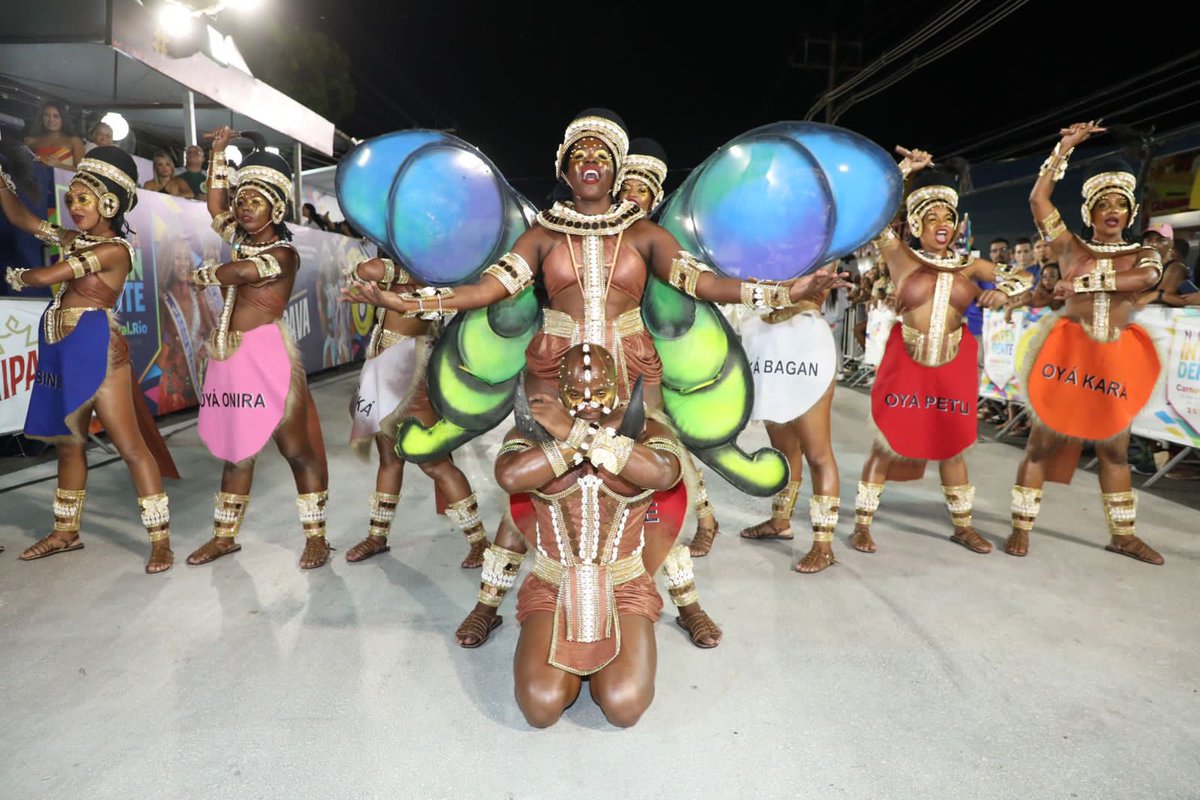 vozdacomunidade's tweet photo. Vem ver alguns cliques do desfile da @gresarocinha na Nova Intendente!

📸 @brunoitancpx 

#VozNoCarnaval
#Carnaval2023 https://t.co/1DoTiTaVEB