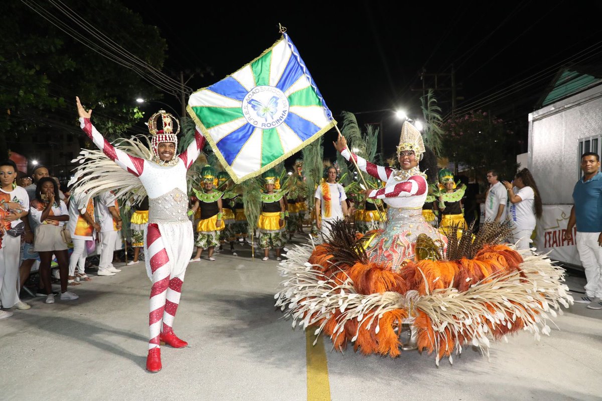 vozdacomunidade's tweet photo. Vem ver alguns cliques do desfile da @gresarocinha na Nova Intendente!

📸 @brunoitancpx 

#VozNoCarnaval
#Carnaval2023 https://t.co/1DoTiTaVEB