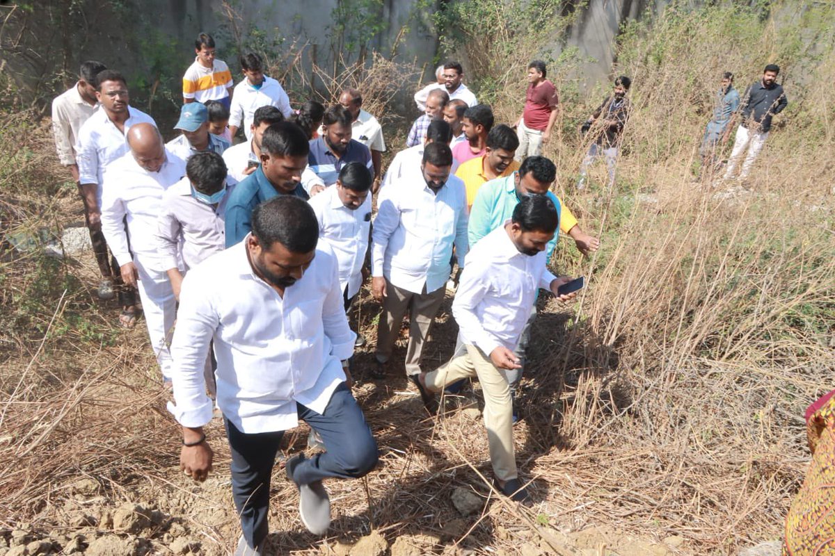 HiriseM's tweet photo. Thanks a lot Telangana Govt  Whip, MLC @RajuShambipur garu for spending your precious time of 2 hours,understood our long pending drainage issues and provided a permanent solution for which almost 1000+ residents are great full and indebted.
@KTRBRS #TheManOfSimplicity https://t.co/k9TnCVcYW4