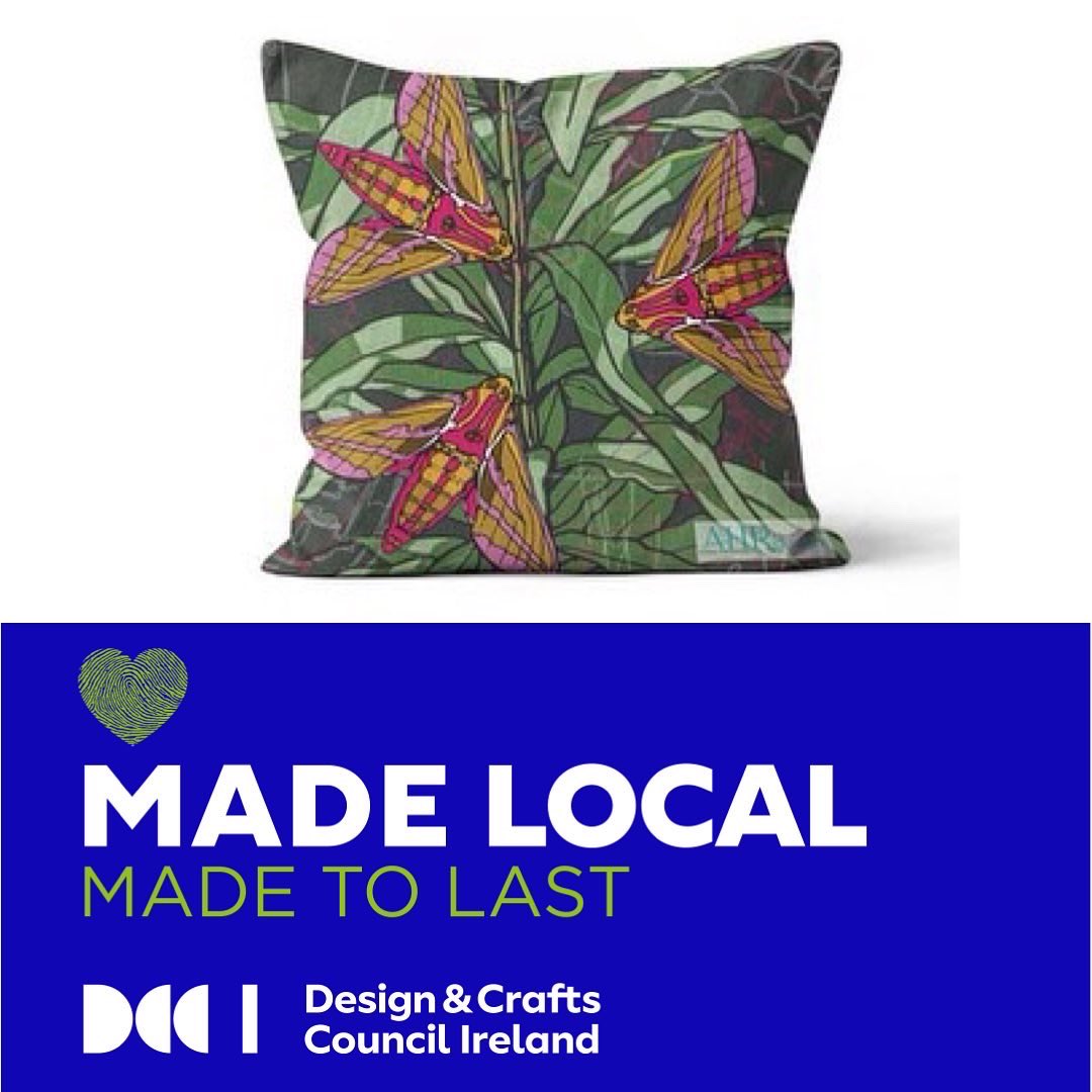 @Twitter have just told me that it’s my #TwitterAnniversary today. So, what better way to celebrate than to go set up my stall <a href="/SkibbereenMkt/">Skibbereen Farmers’ Market</a>, West Cork! Maybe see you in Skibb later on. Or shop online anneharringtonreesdesigns.ie Wrap up warm though. It’s cold out there today. 💚