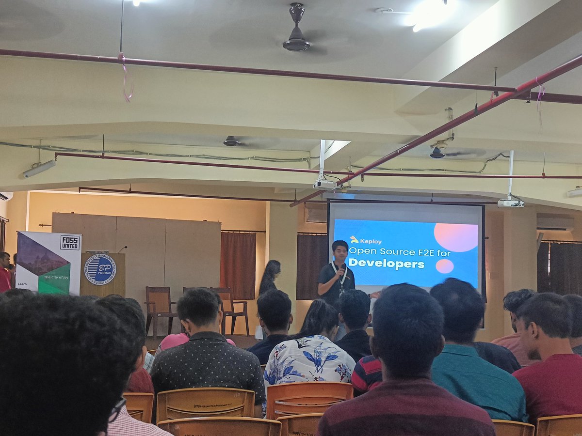 MeghadriKoley's tweet photo. Animesh Pathak on stage✨🤩
.
.
@FossKolkata 
@FOSSUnited 
@Keployio 

#KolkataFoss #Keployio https://t.co/JvESZ30NWt