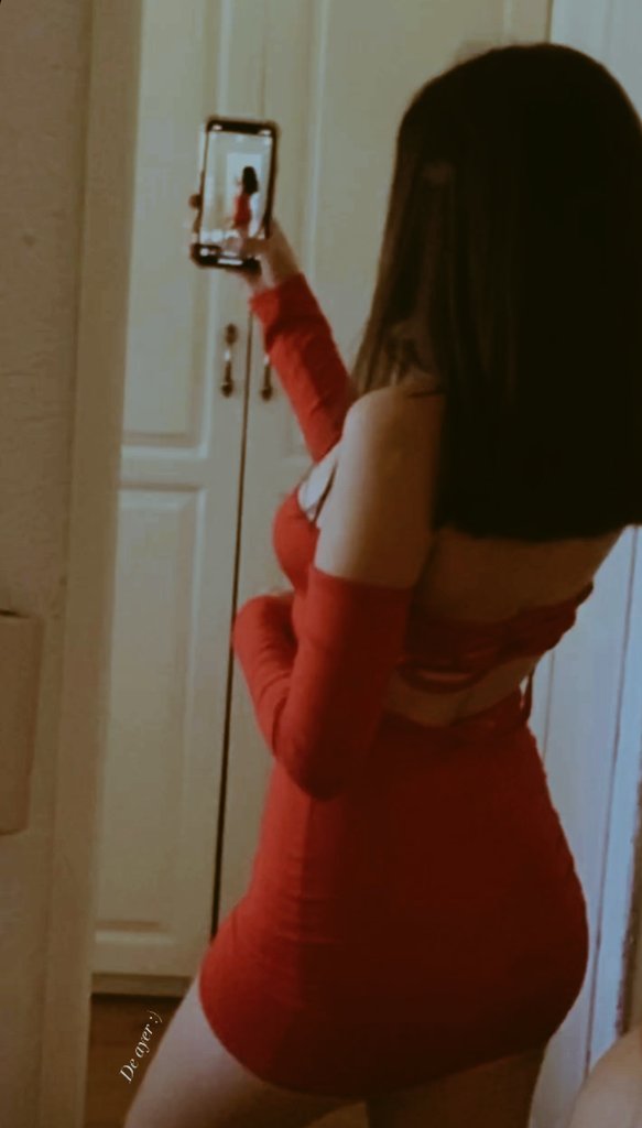 xiiamtz's tweet photo. A esa de rojo 🔥 https://t.co/s7pqW1r3nN