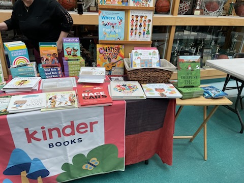 marksmithbooks's tweet photo. Wonderful to have in-person Pro-D back in @sd43bc. Thanks, @CTA43! Thanks also to the vendors @WesternSkyBook1 and #Kinderbooks for displaying my books to 2000 teachers today! @AnneUebbing https://t.co/NxiuKOqYTn