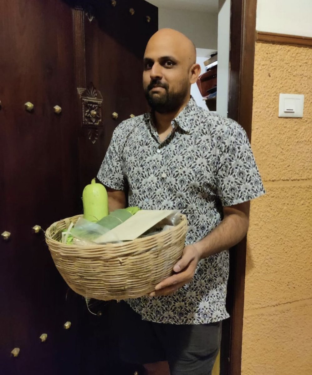 WildermartIndia's tweet photo. Happy customers getting their deliveries the zero-waste way! Did you know that at @wildermartindia we use minimal packaging? 
And everything is delivered to you in electric vehicles = zero emissions! https://t.co/kz3xxe8jB3