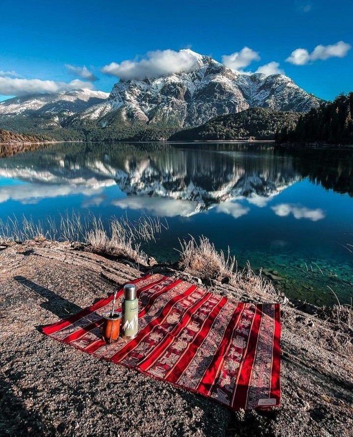 Imagen_Arg's tweet photo. ¿A quién se le antojan unos 
mates con esta vista? 😍
Mirador Lago Moreno
Bariloche, Río Negro
📷 @LolaMirandaa https://t.co/gEghfNRP03