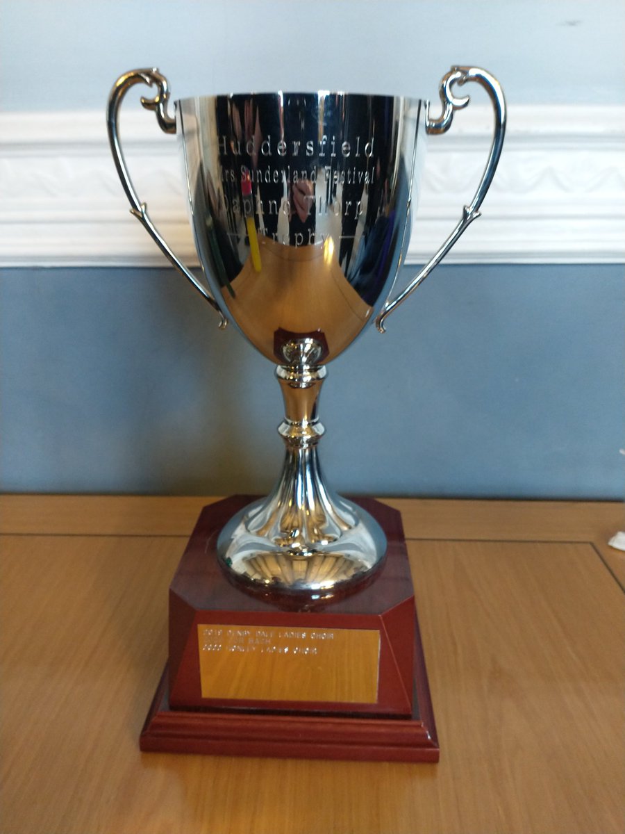 LindleyComChoir's tweet image. Well,@234AlisonNorth said we were fab when we came off stage this morning, and that was good enough for us 😊
But...we are the winners of the Festive Class! @GarethMalone was right when he called you a magician, Alison, 1st place after 10 rehearsals! @LindleyHD3 @musicinkirklees