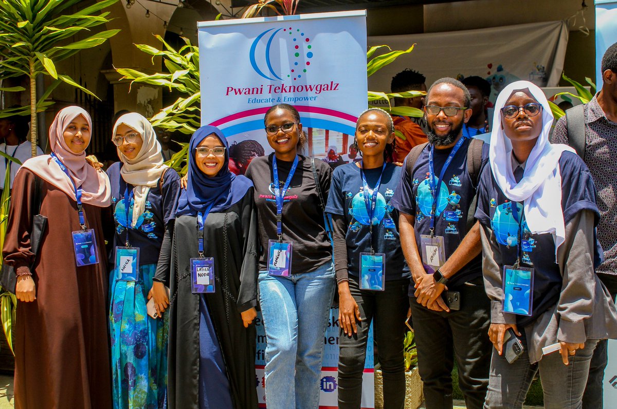 LatifaNoor5's tweet image. Representing @pwaniteknowgalz @GDG_Pwani #FlutterForward #FlutterForwardExtendedPwani 
@antony_wugoma @dee_mohamoud @Wakio28500041 @mkai_ann @Amina_Salim1