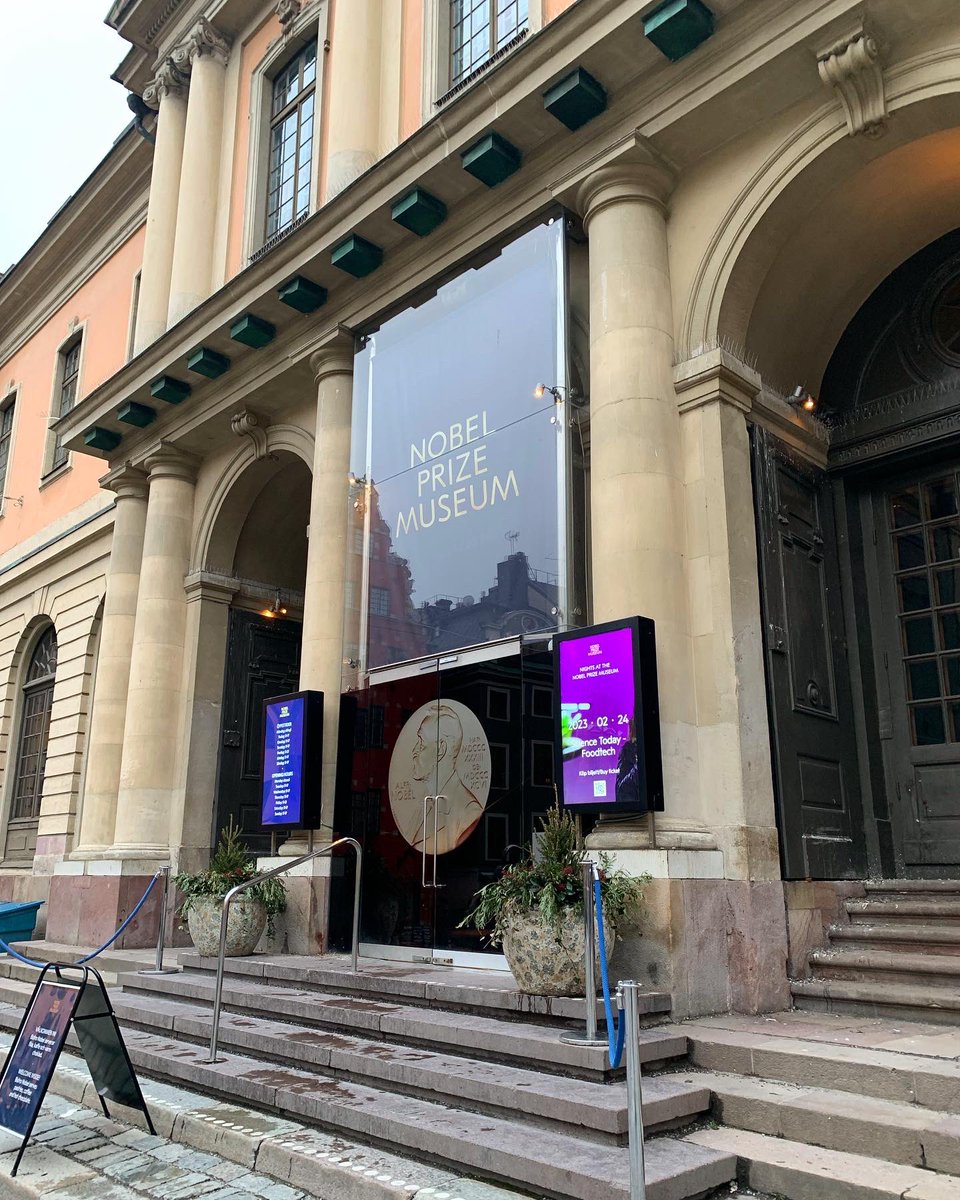 Hazel__Ang's tweet photo. what a great honor at Nobel Prize Museum last evening, sharing our work @karolinskainst. i’m really grateful for the unique opportunity and enriching experience. thank you all my friends and colleagues who came to support. 
#publicoutreach #publicengagement #sciencetalk https://t.co/fPogysPHuB