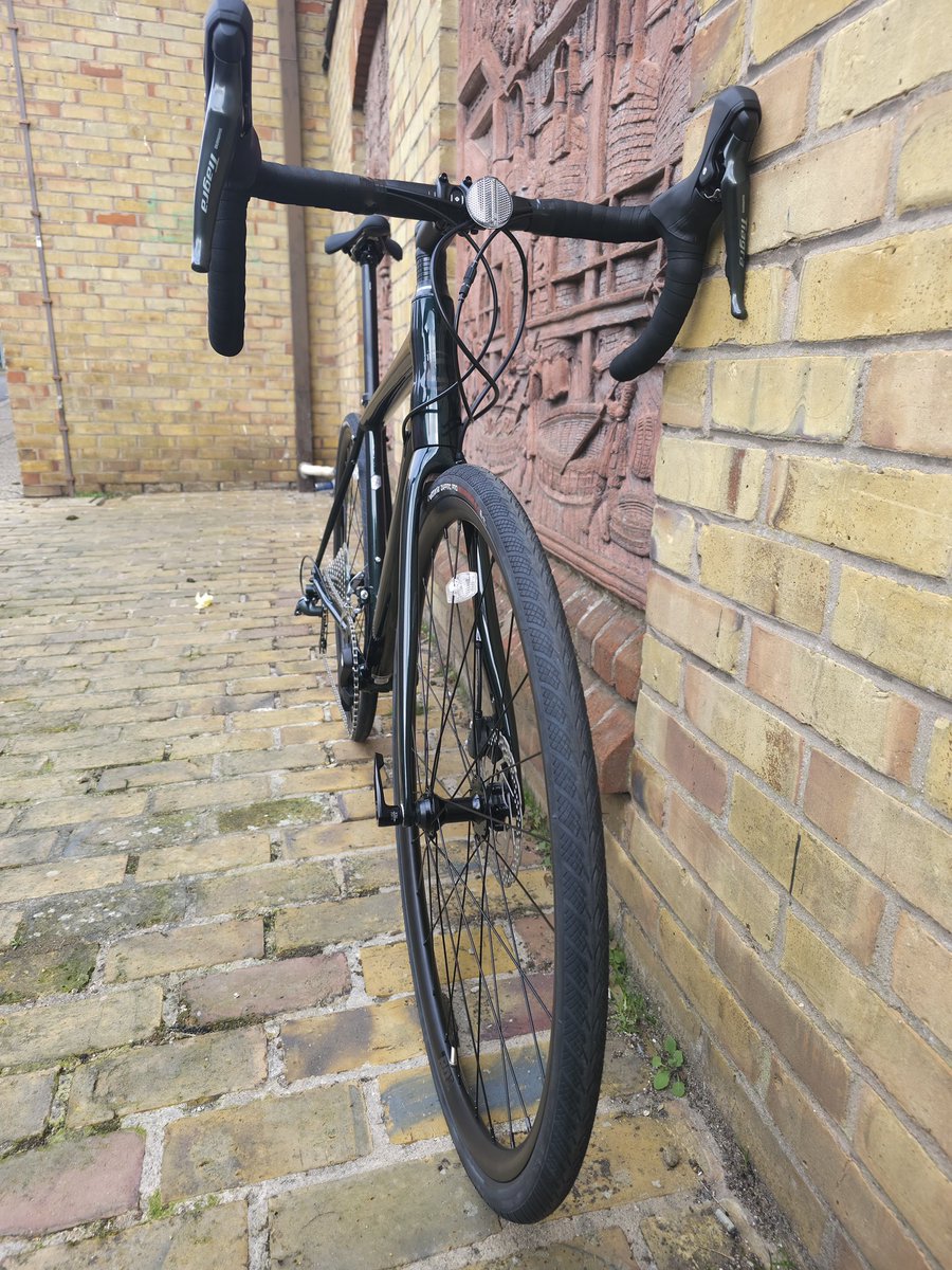 cyclesuk's tweet image. Gunmetal Green with a hint of glitter. We’ve just taken delivery of these Cannondale Synapse 1 road bikes. They come with a Tiagra groupset and hydraulic brakes. RRP is £1650. We are doing them for £1199 cyclesuk.com/shop/bikes/sub…