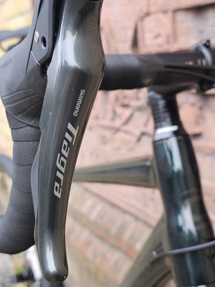 cyclesuk's tweet image. Gunmetal Green with a hint of glitter. We’ve just taken delivery of these Cannondale Synapse 1 road bikes. They come with a Tiagra groupset and hydraulic brakes. RRP is £1650. We are doing them for £1199 cyclesuk.com/shop/bikes/sub…
