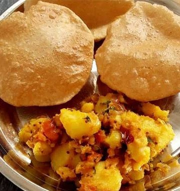 Shruzz2's tweet image. The smell of "Aloo Sabji &amp;amp; Puri" when in process of cooking makes me hungry.😍😍❤️
#Ramdev #RamdevStore #RamdevMasala #RamdevSpices