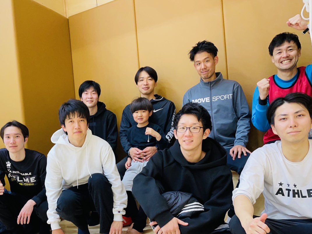 練習試合 @ 赤羽体育館
vs ユニクスさん(北区社会人リーグ), グナサルさん(リーグ無所属)

局面の個人技、そして気持ちの入った相手ゴレイロのプレーに僕らも感化されました！2チームとも本当にありがとうございました！