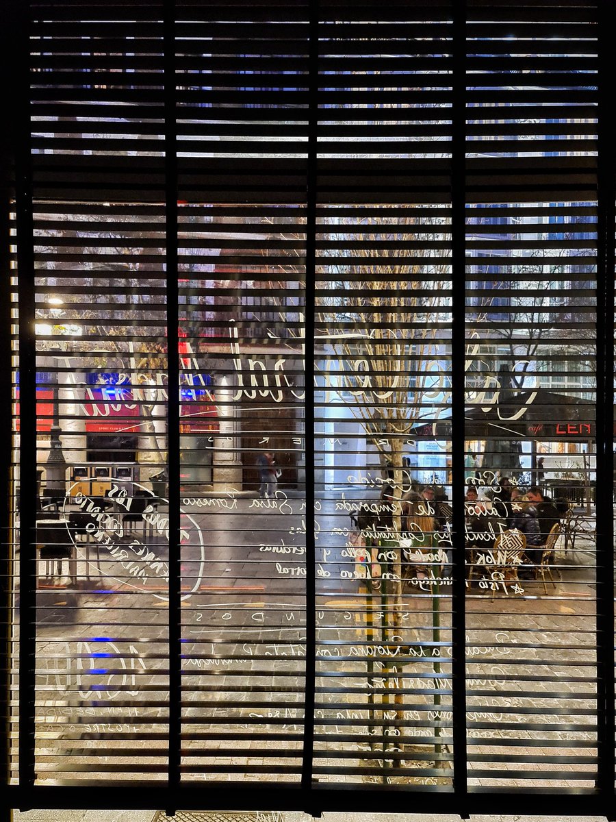 PHOTOGRAPHY:
Café Central @CafeCentralMad
Madrid.

📷 Photo by JazzC.

#fotosconmoviljazzc #mobilephotography #colorphotography #Madrid #CafeCentral